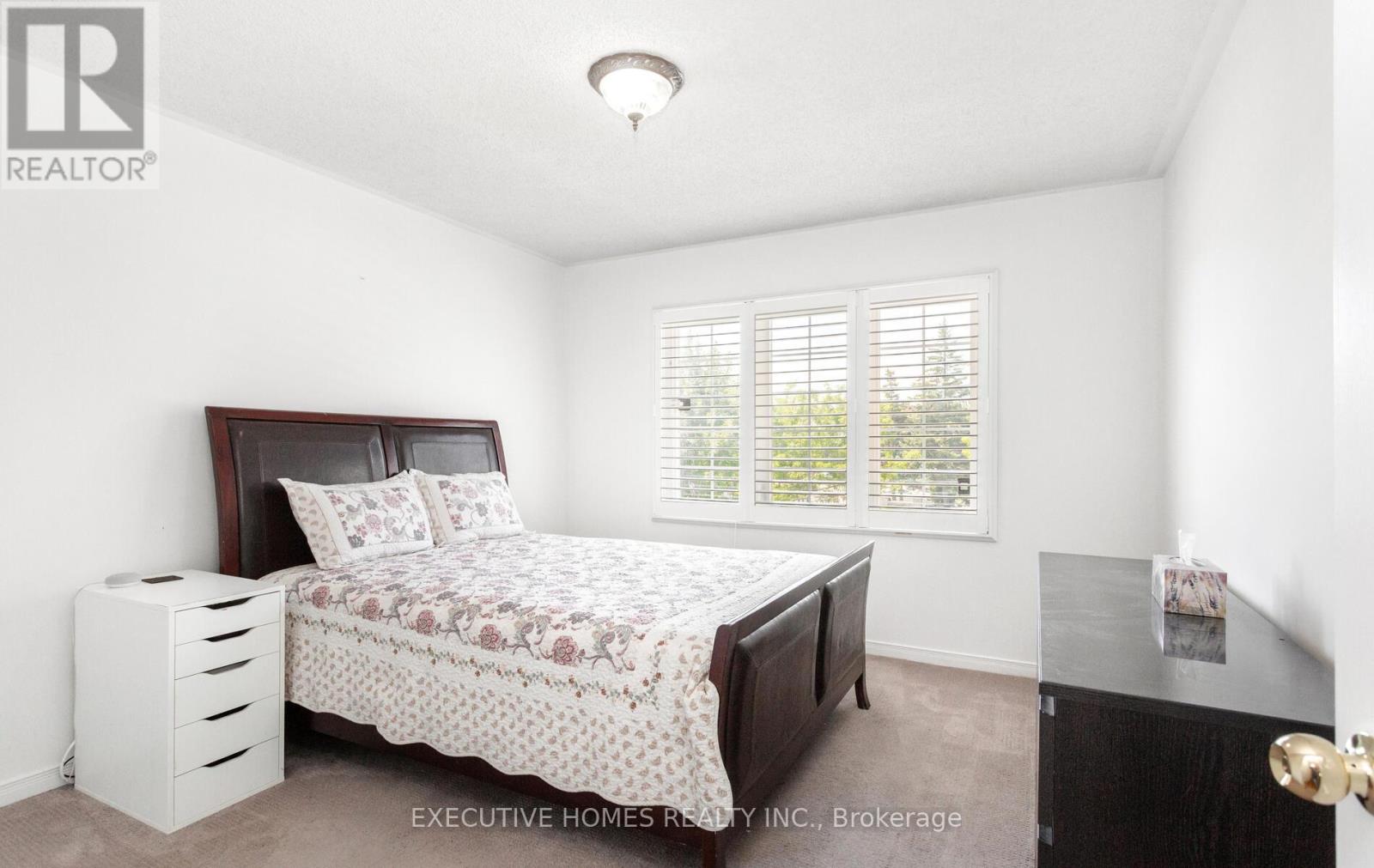 Photo 41 of 5489 Glen Erin Drive, Mississauga ON