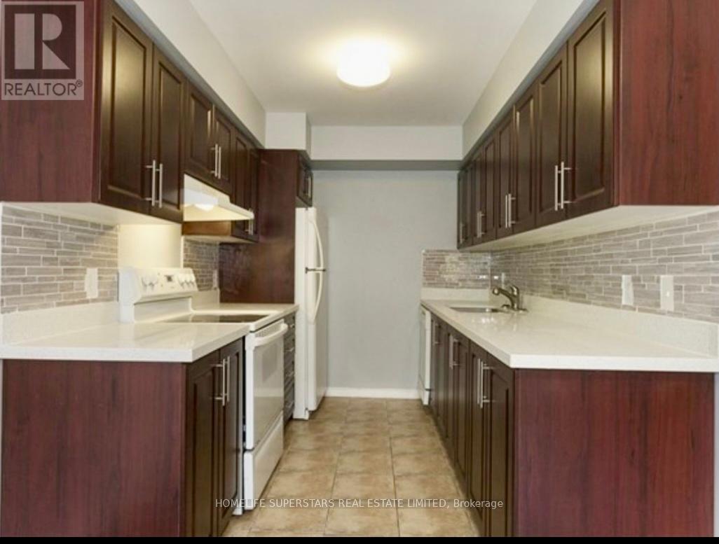 Photo 4 of 166 4975 Southampton Drive, Mississauga ON