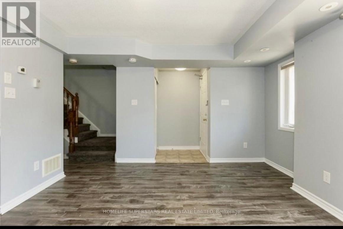 Photo 5 of 166 4975 Southampton Drive, Mississauga ON