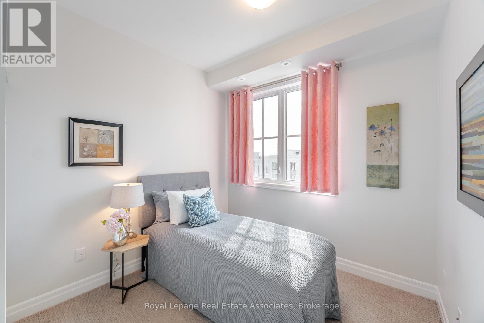 Photo 24 of 728 665 Cricklewood Drive, Mississauga ON