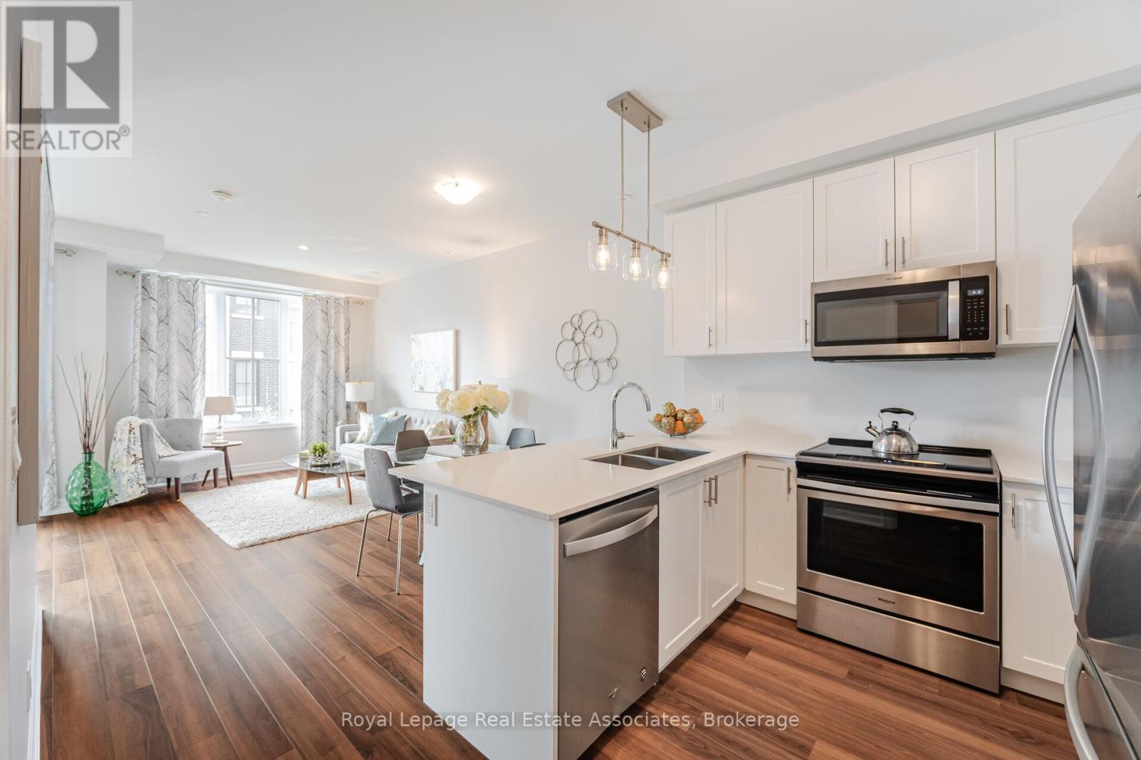 Photo 7 of 728 665 Cricklewood Drive, Mississauga ON