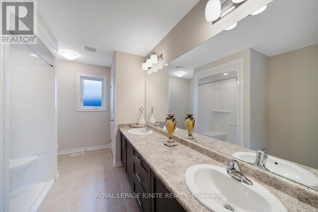 Photo 5 of 328 Julia Drive, Welland ON