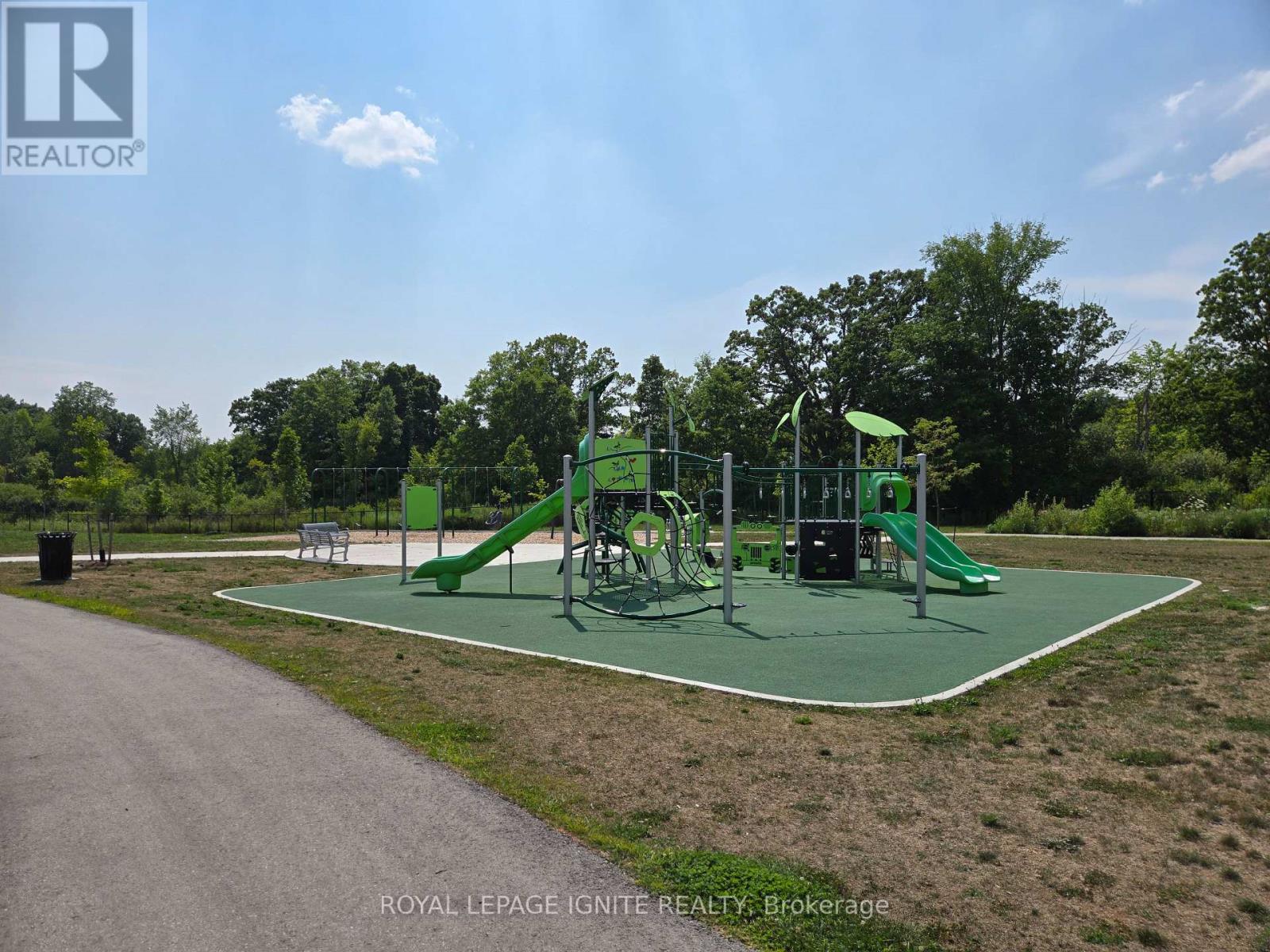 Photo 18 of 328 Julia Drive, Welland ON