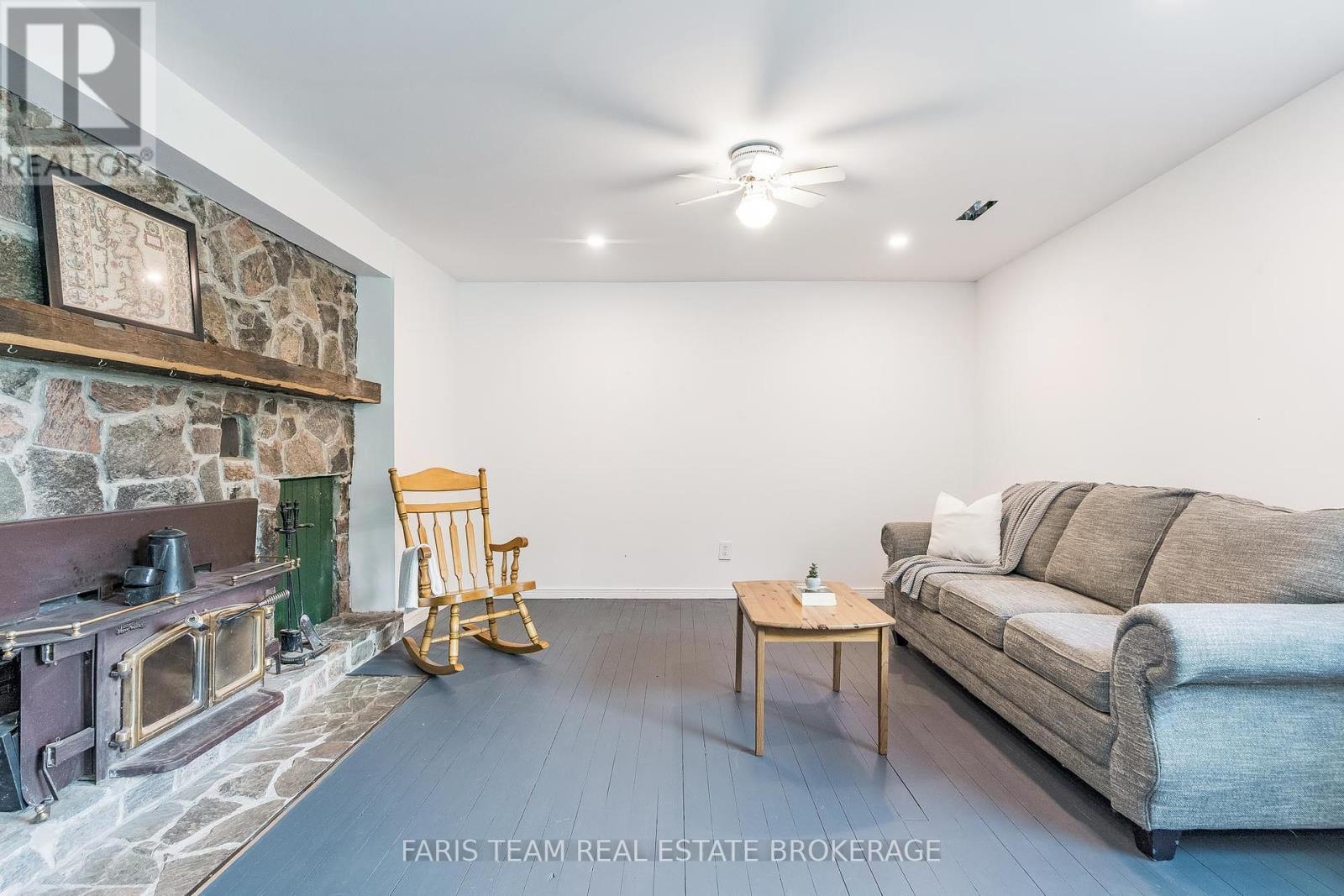 Photo 2 of 1105 Fraserburg Road, Bracebridge ON