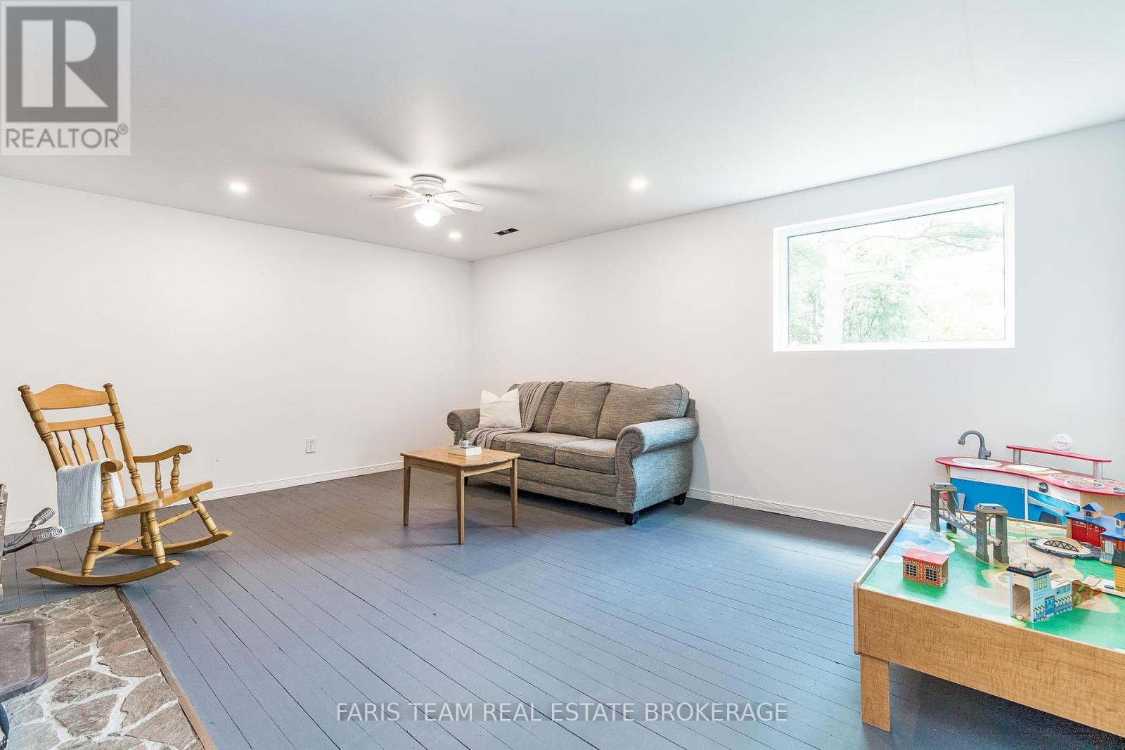 Photo 14 of 1105 Fraserburg Road, Bracebridge ON