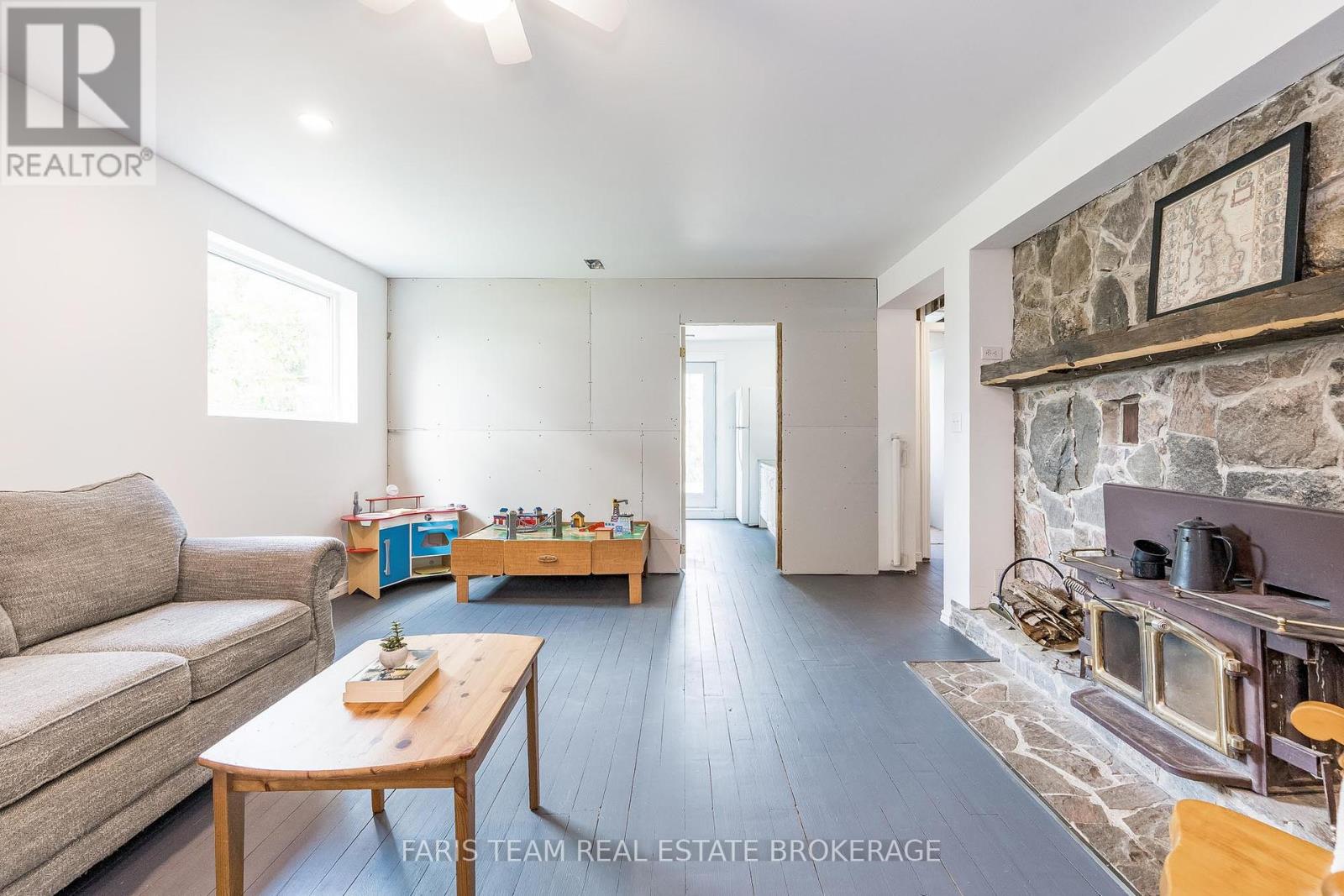 Photo 30 of 1105 Fraserburg Road, Bracebridge ON