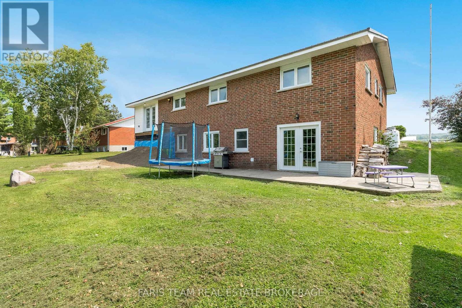 Photo 13 of 1105 Fraserburg Road, Bracebridge ON