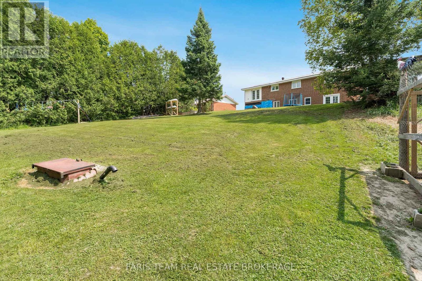 Photo 7 of 1105 Fraserburg Road, Bracebridge ON