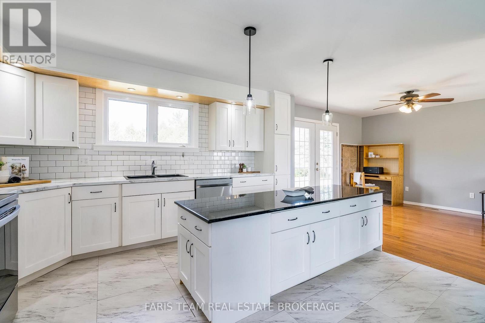 Photo 8 of 1105 Fraserburg Road, Bracebridge ON