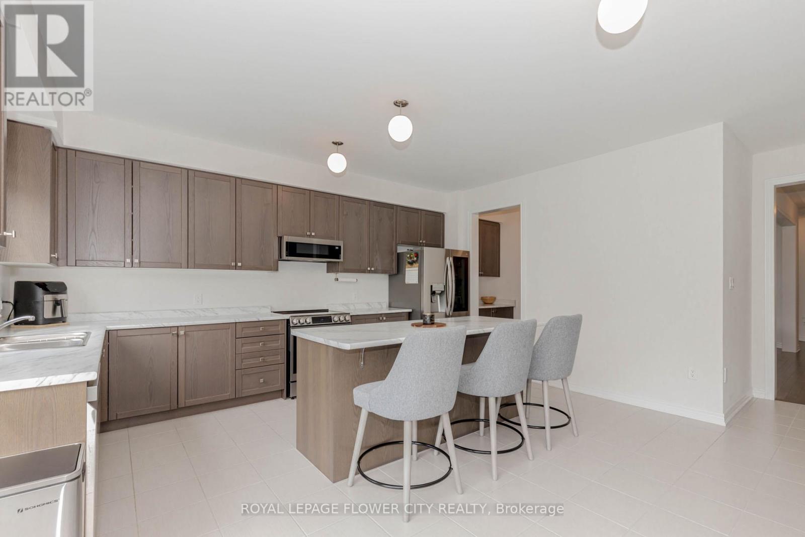 Photo 10 of 226 Chippewa Avenue, Shelburne ON