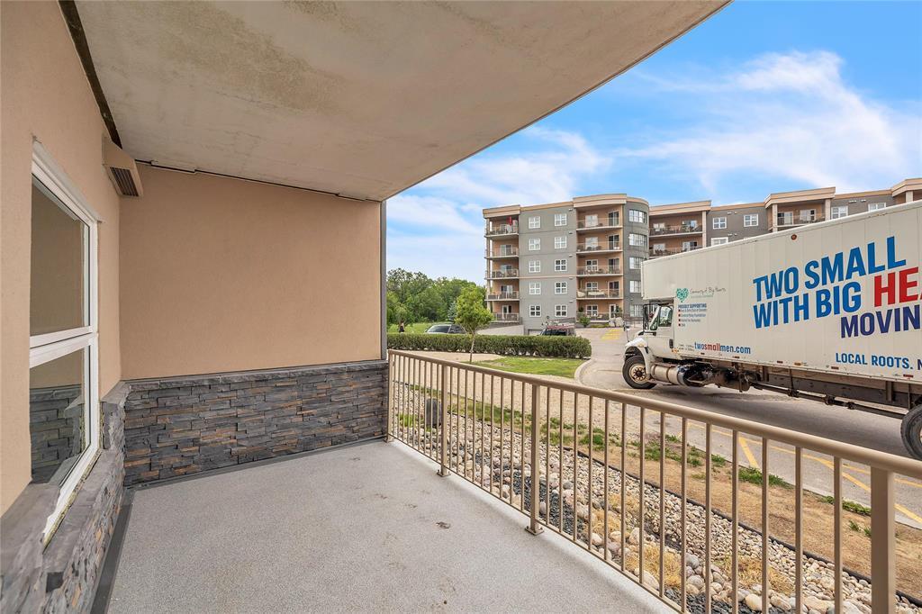 Photo 3 of 101 130 Creek Bend Road, Winnipeg MB