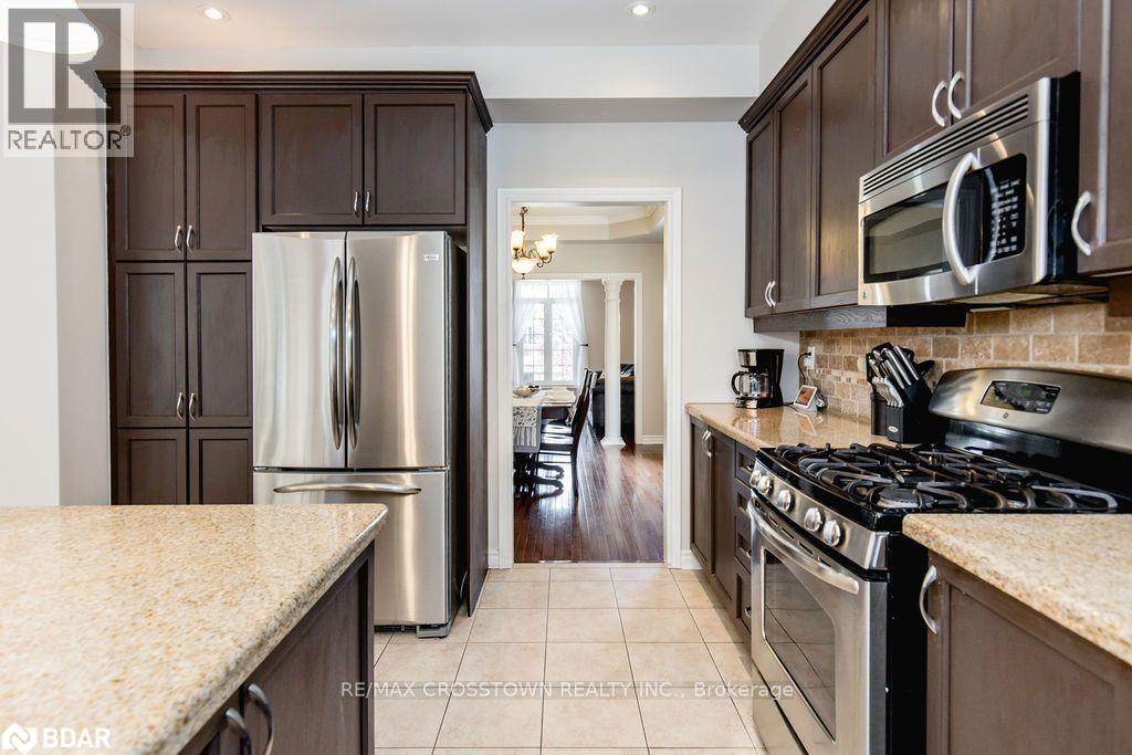 Photo 5 of 61 The Queensway, Barrie ON