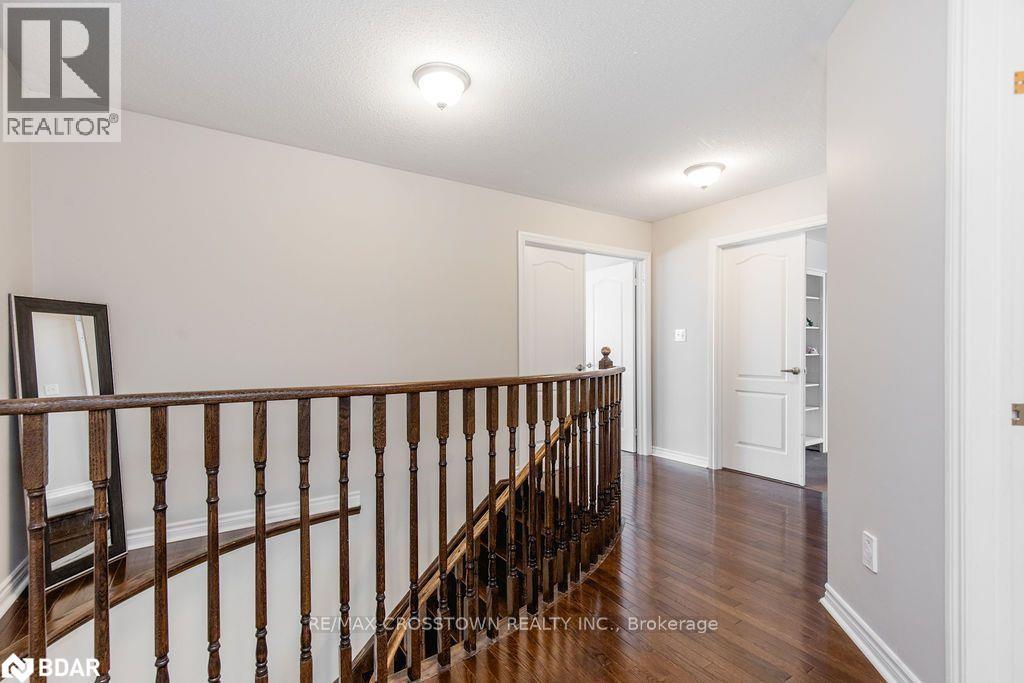 Photo 7 of 61 The Queensway, Barrie ON
