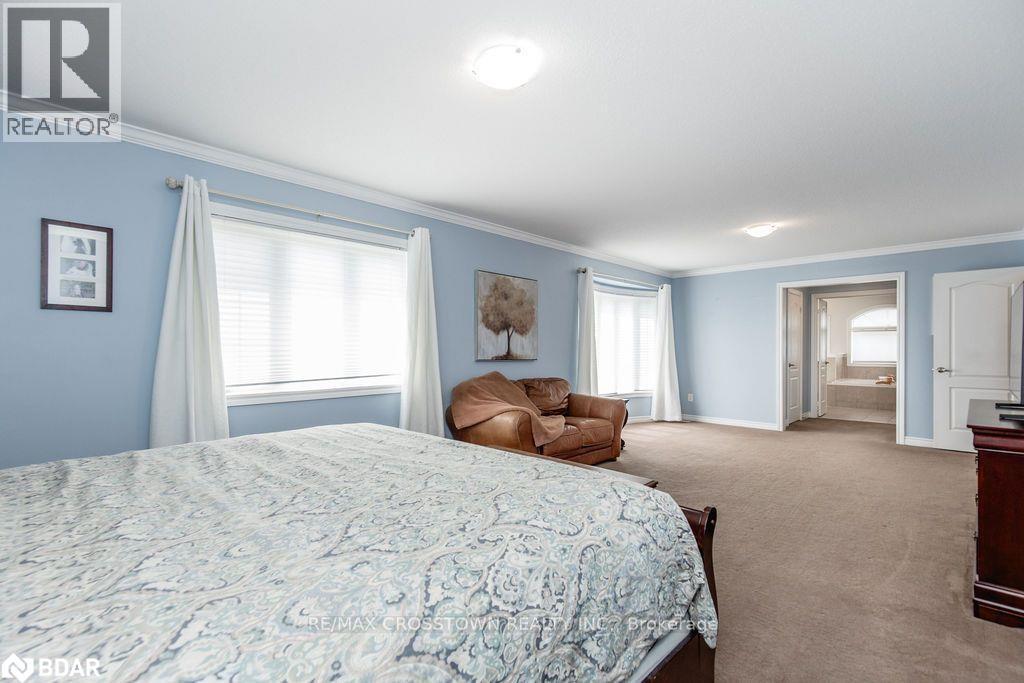 Photo 32 of 61 The Queensway, Barrie ON