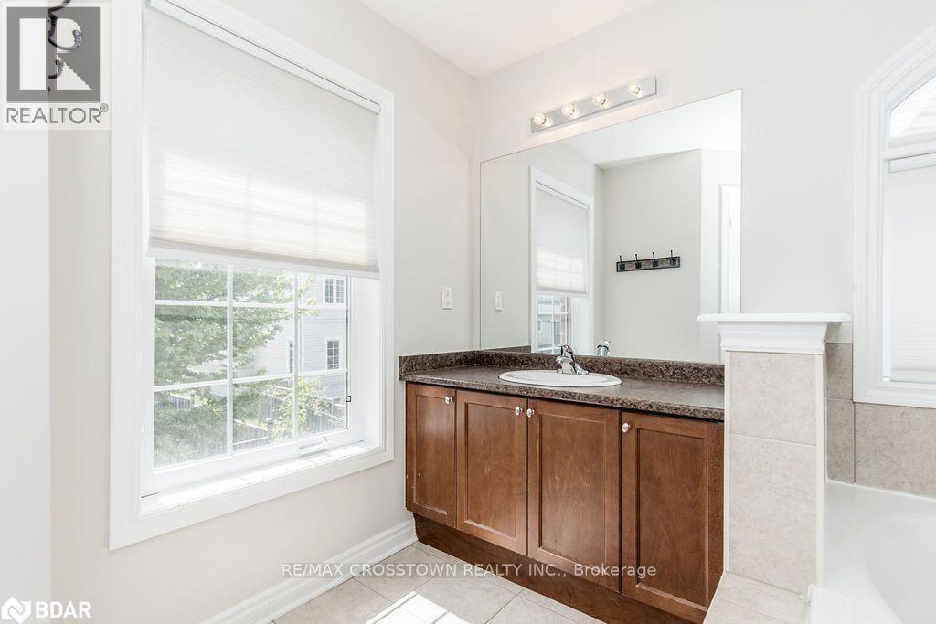 Photo 36 of 61 The Queensway, Barrie ON