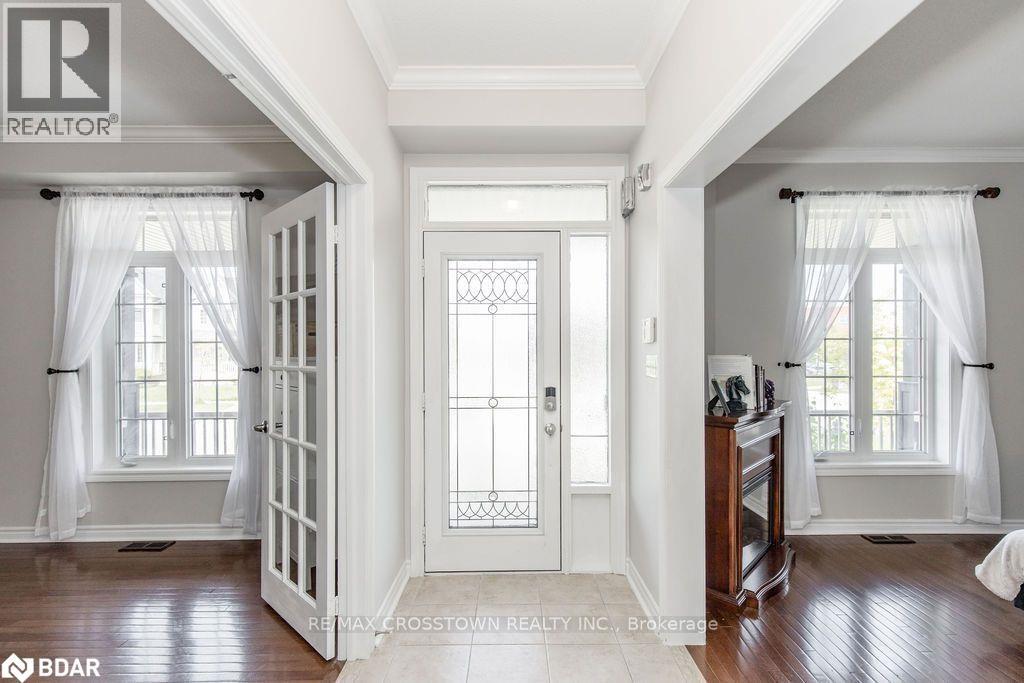Photo 25 of 61 The Queensway, Barrie ON