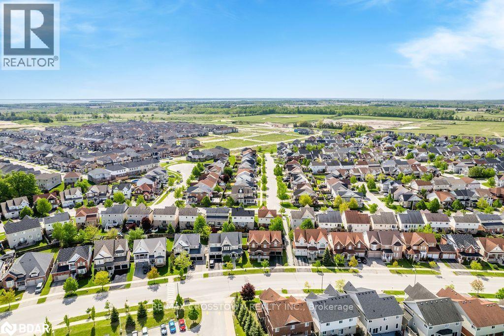 Photo 15 of 61 The Queensway, Barrie ON