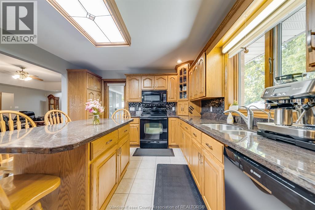 Photo 35 of 211 Woodland Drive, Harrow ON