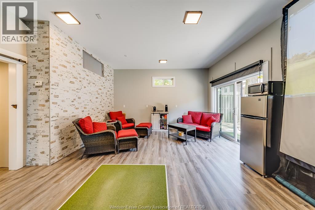 Photo 40 of 211 Woodland Drive, Harrow ON