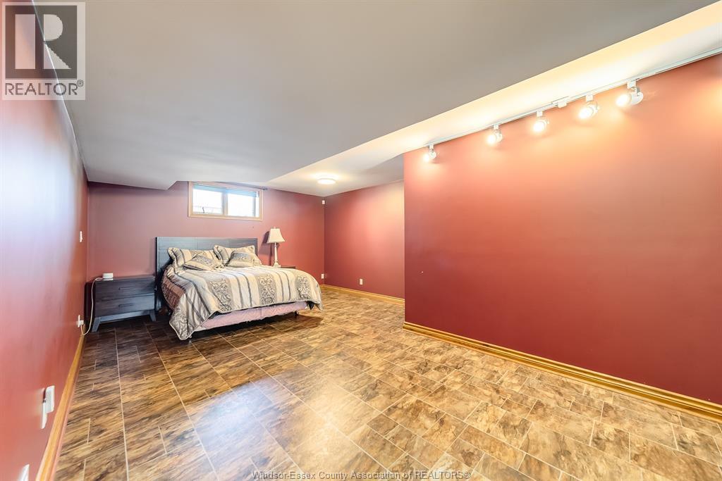 Photo 47 of 211 Woodland Drive, Harrow ON