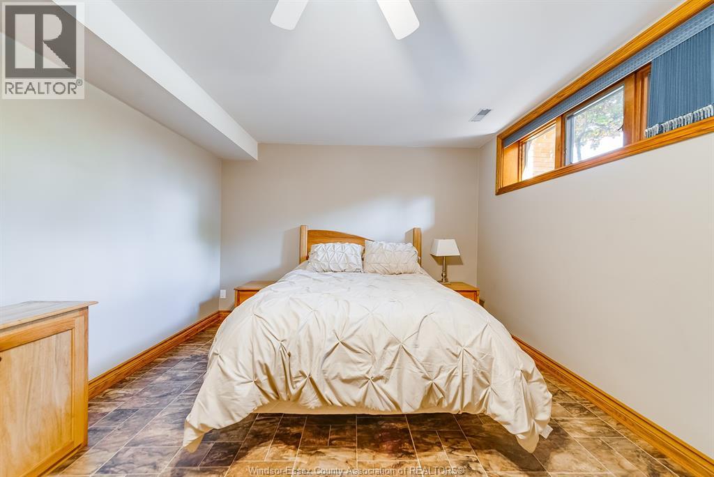 Photo 5 of 211 Woodland Drive, Harrow ON