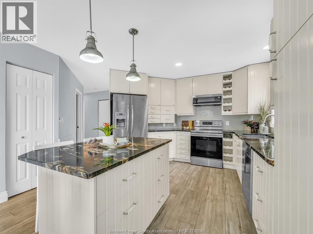Photo 13 of 847 Lawndale Avenue, Kingsville ON