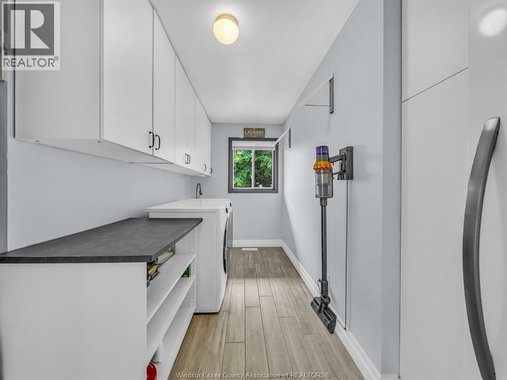 Photo 14 of 847 Lawndale Avenue, Kingsville ON
