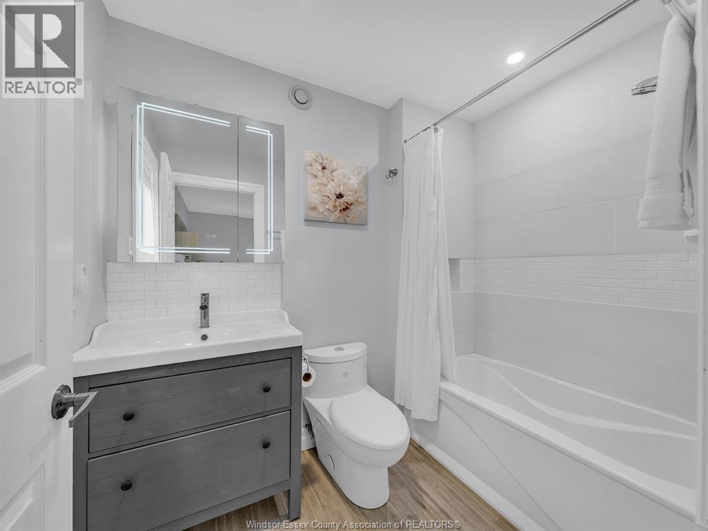 Photo 20 of 847 Lawndale Avenue, Kingsville ON