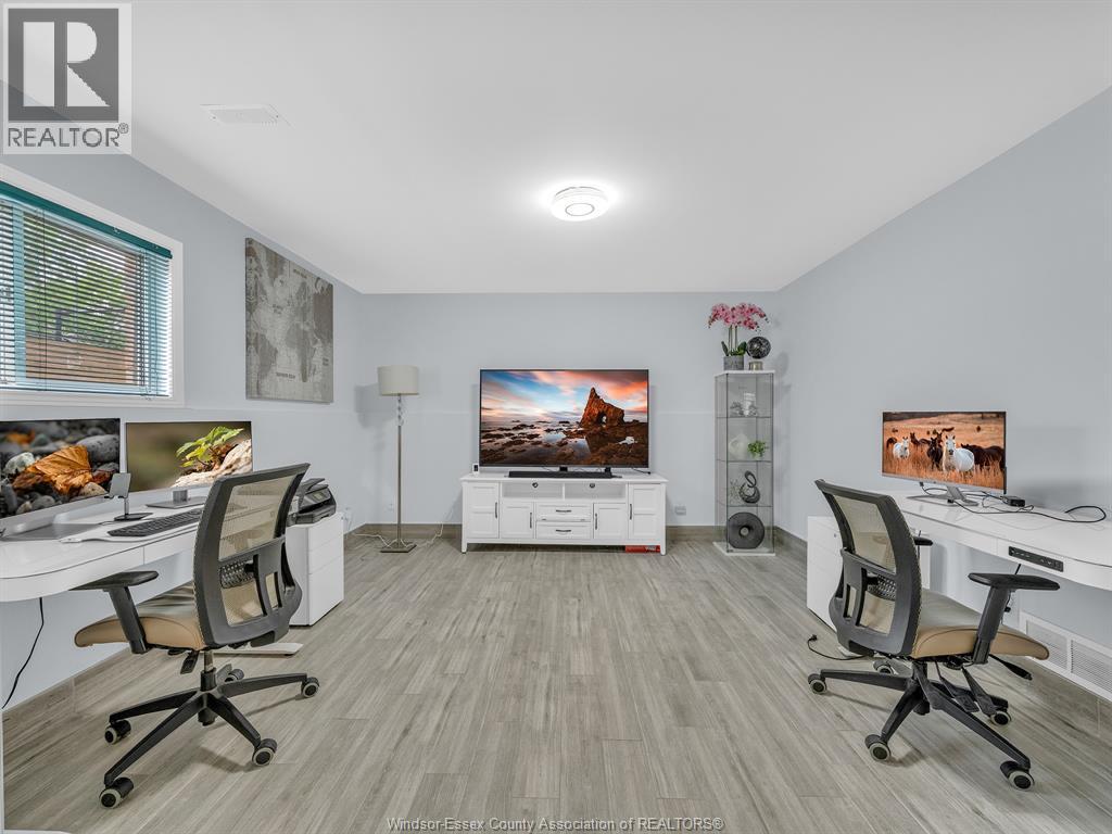 Photo 25 of 847 Lawndale Avenue, Kingsville ON