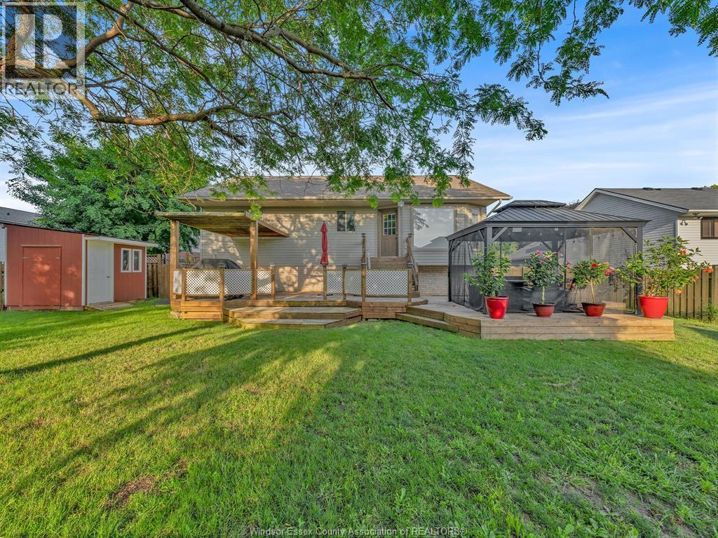 Photo 30 of 847 Lawndale Avenue, Kingsville ON