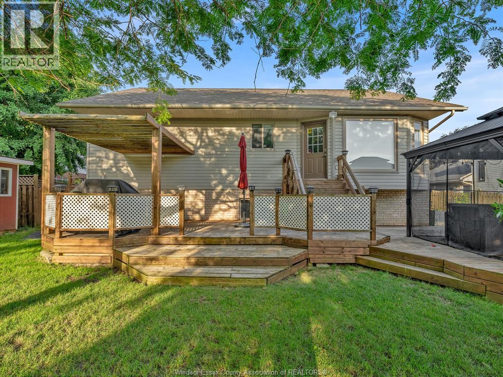 Photo 31 of 847 Lawndale Avenue, Kingsville ON
