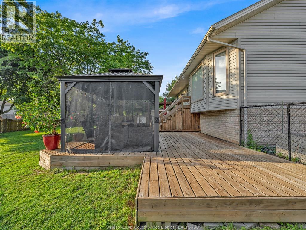 Photo 35 of 847 Lawndale Avenue, Kingsville ON