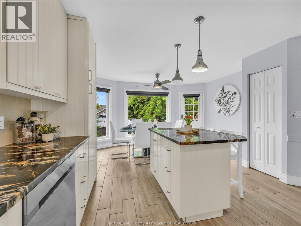Photo 9 of 847 Lawndale Avenue, Kingsville ON