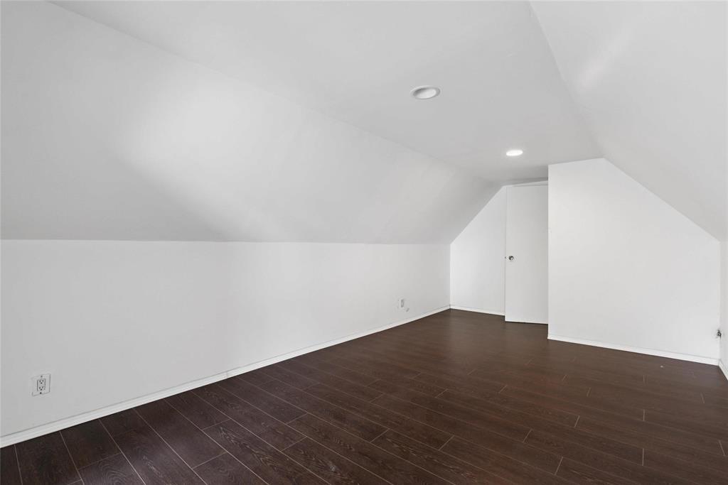 Photo 31 of 5 116 Hart Avenue, Winnipeg MB
