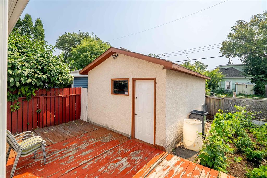 Photo 17 of 5 116 Hart Avenue, Winnipeg MB