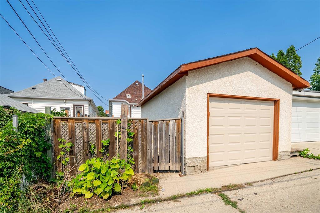Photo 30 of 5 116 Hart Avenue, Winnipeg MB
