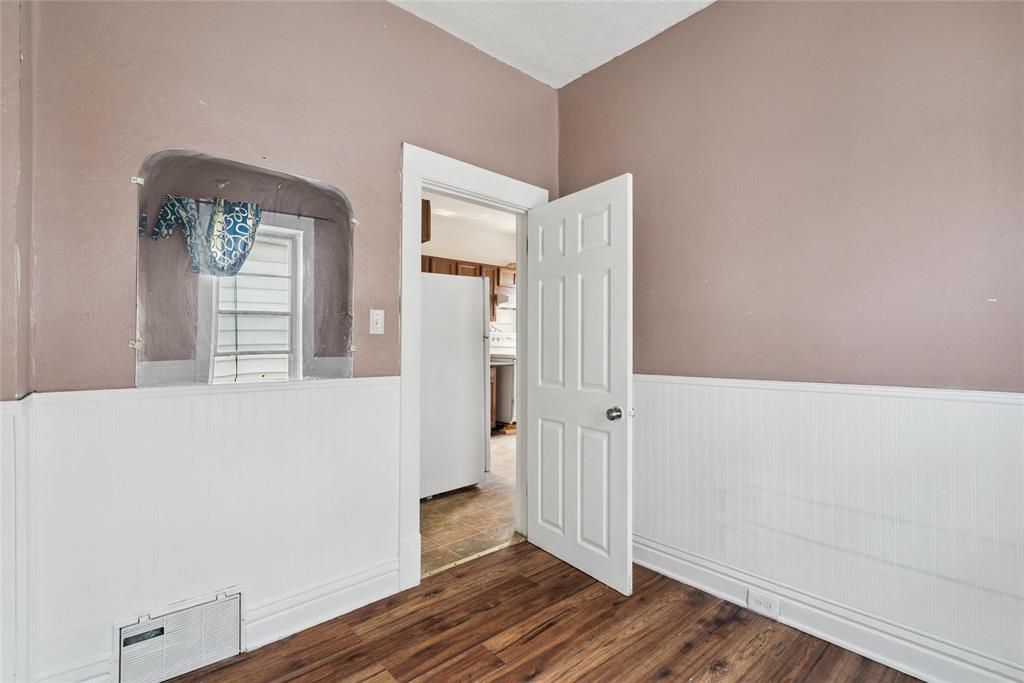Photo 4 of 5 116 Hart Avenue, Winnipeg MB