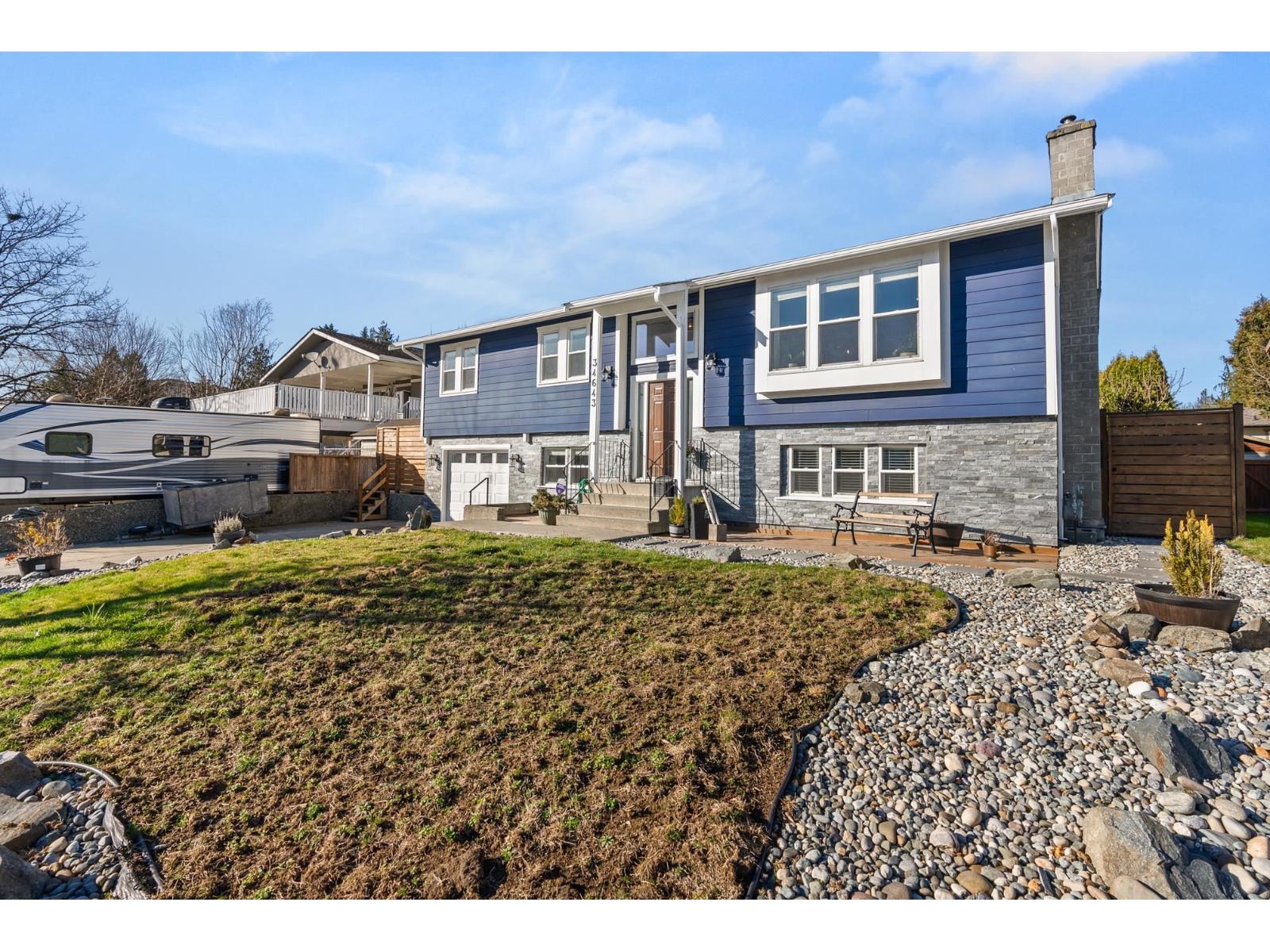 Photo 3 of 34643 St Matthews Way, Abbotsford BC