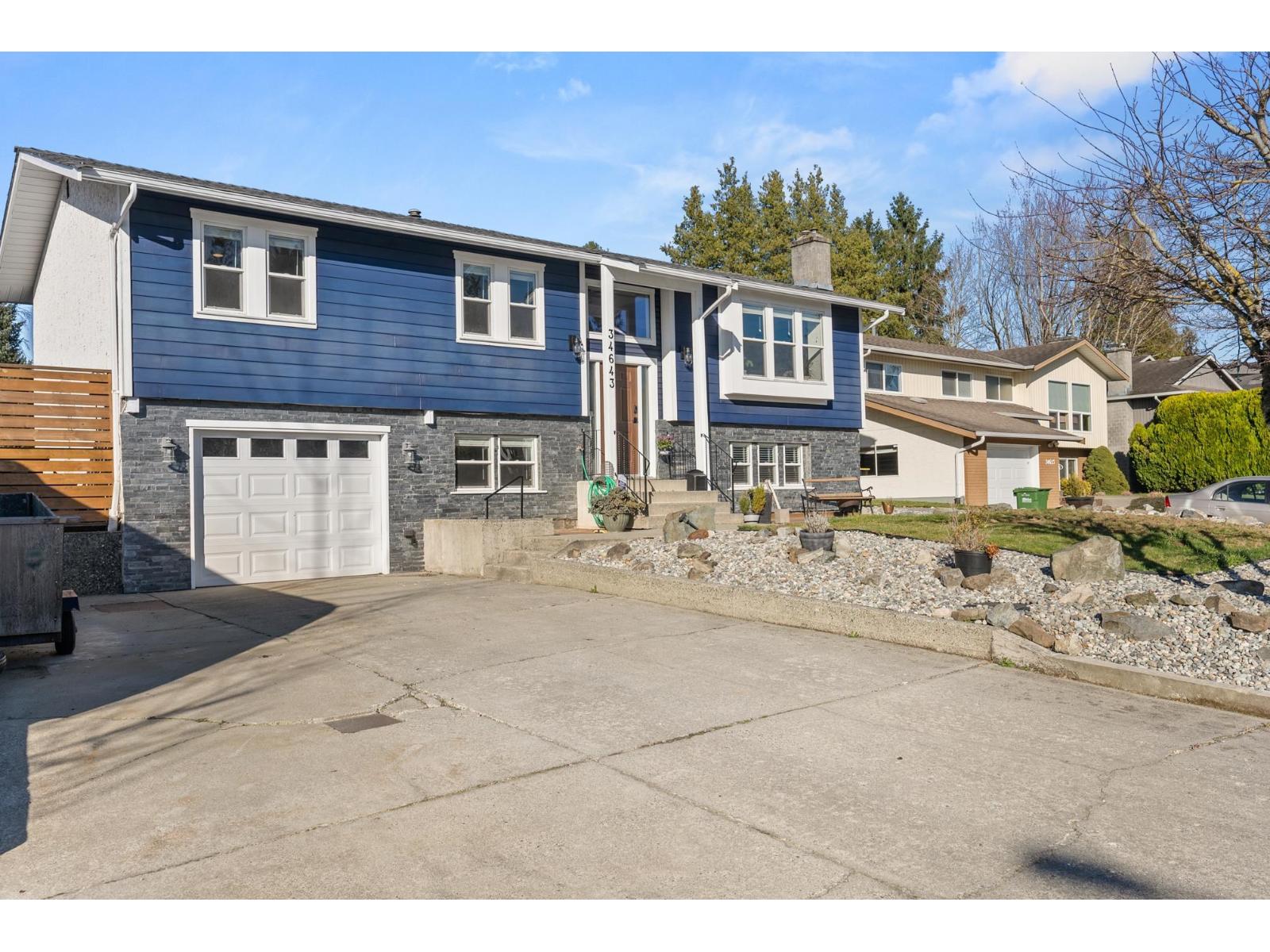 Photo 1 of 34643 St Matthews Way, Abbotsford BC