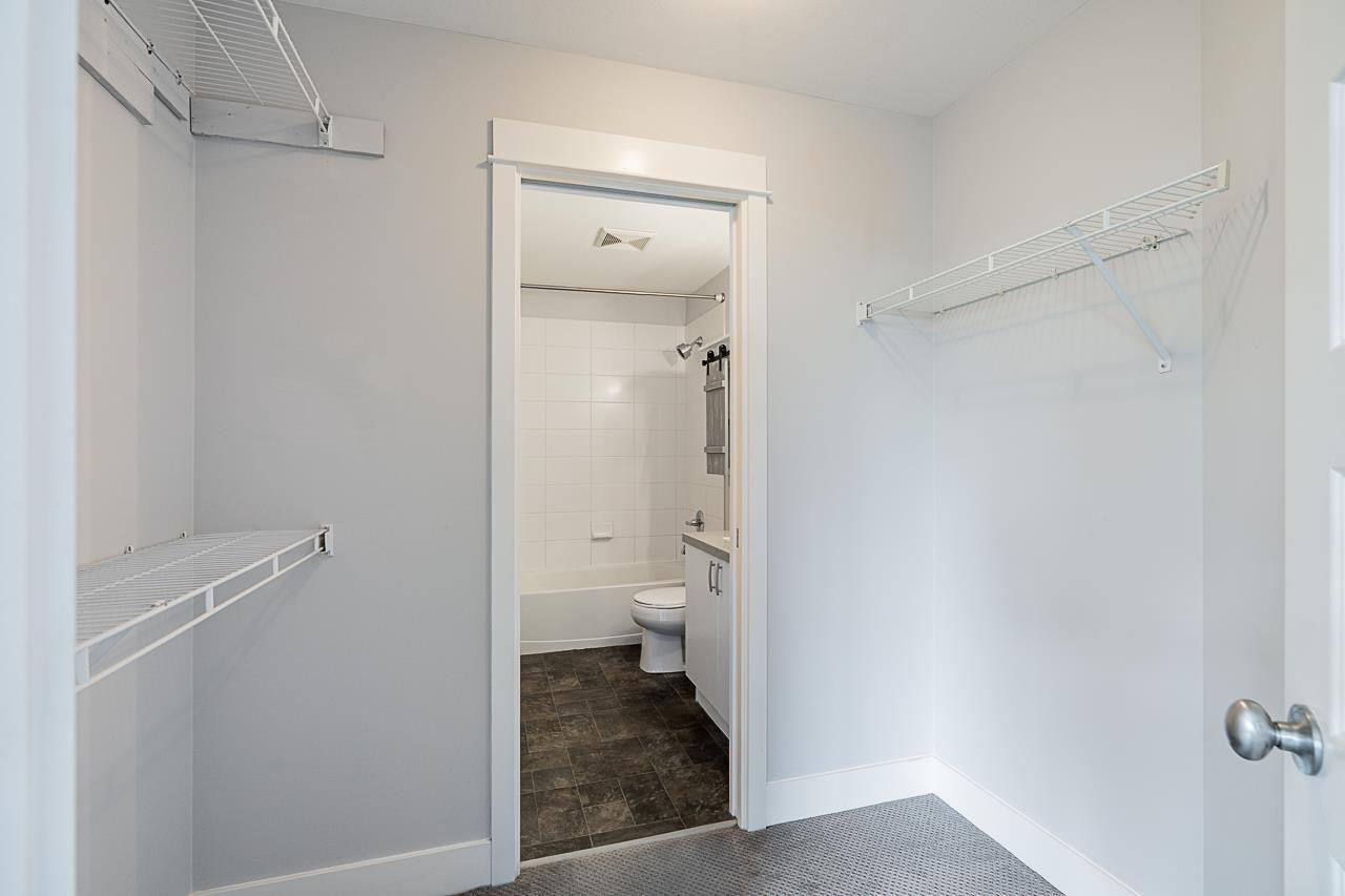 Photo 4 of 423 2515 Park Drive, Abbotsford BC