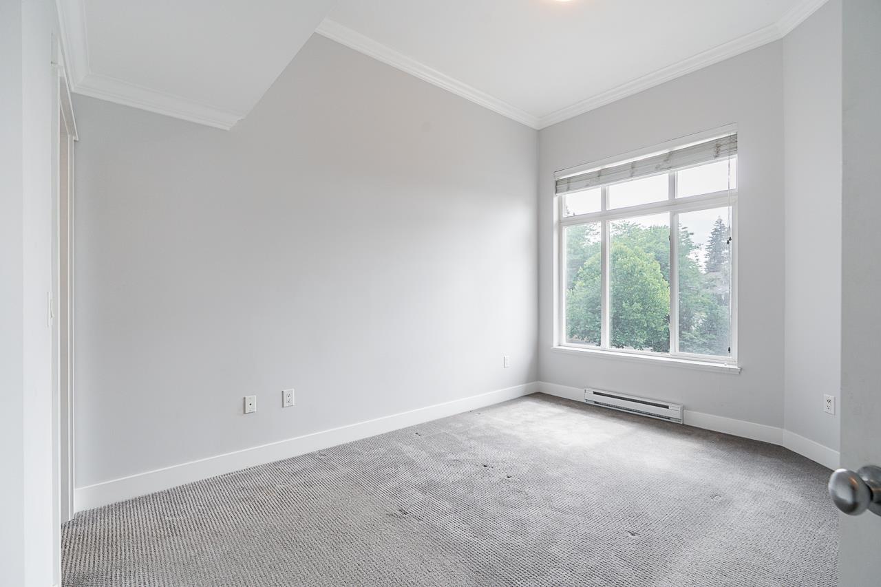 Photo 3 of 423 2515 Park Drive, Abbotsford BC
