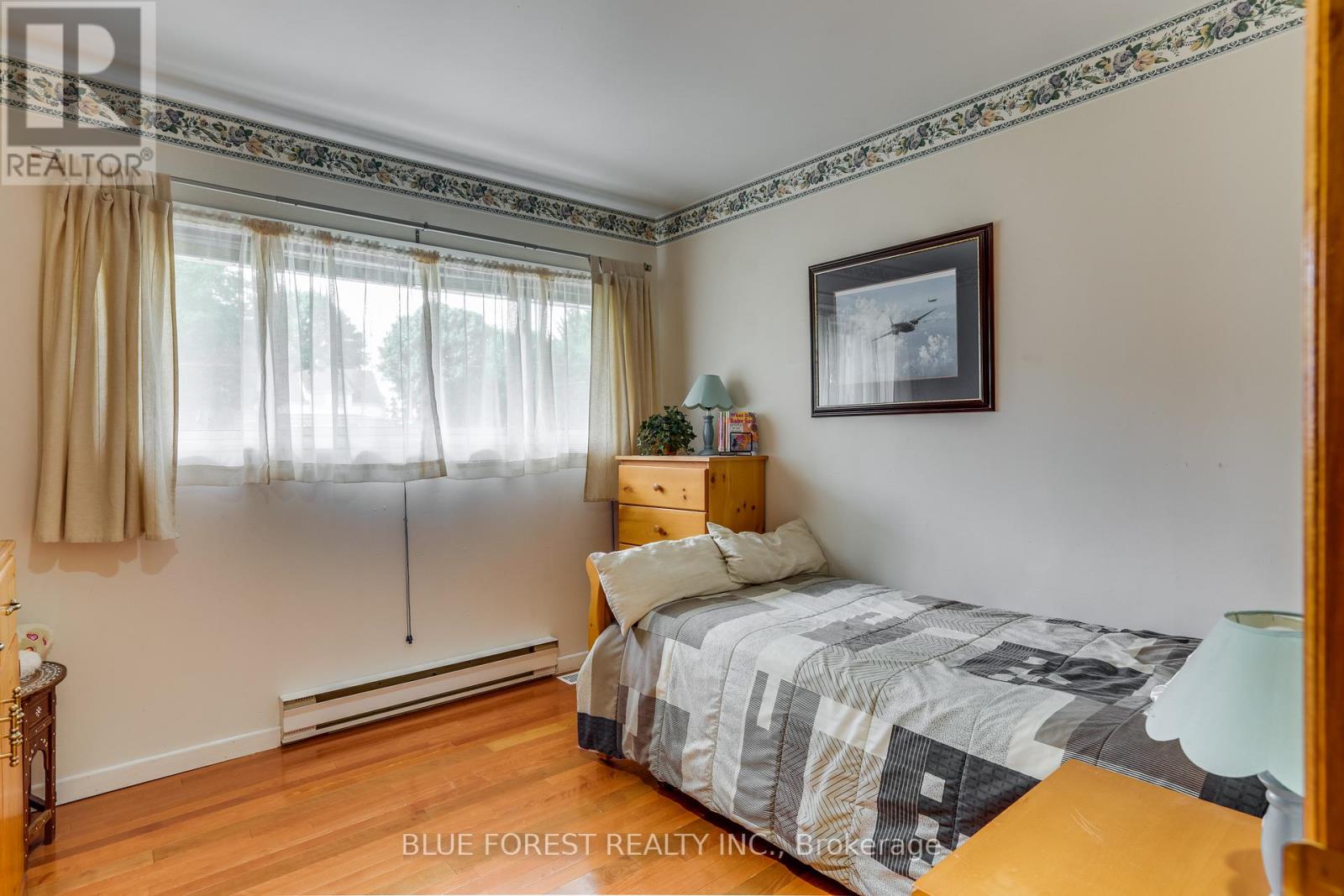 Photo 12 of 186 Crampton Drive, Thames Centre ON