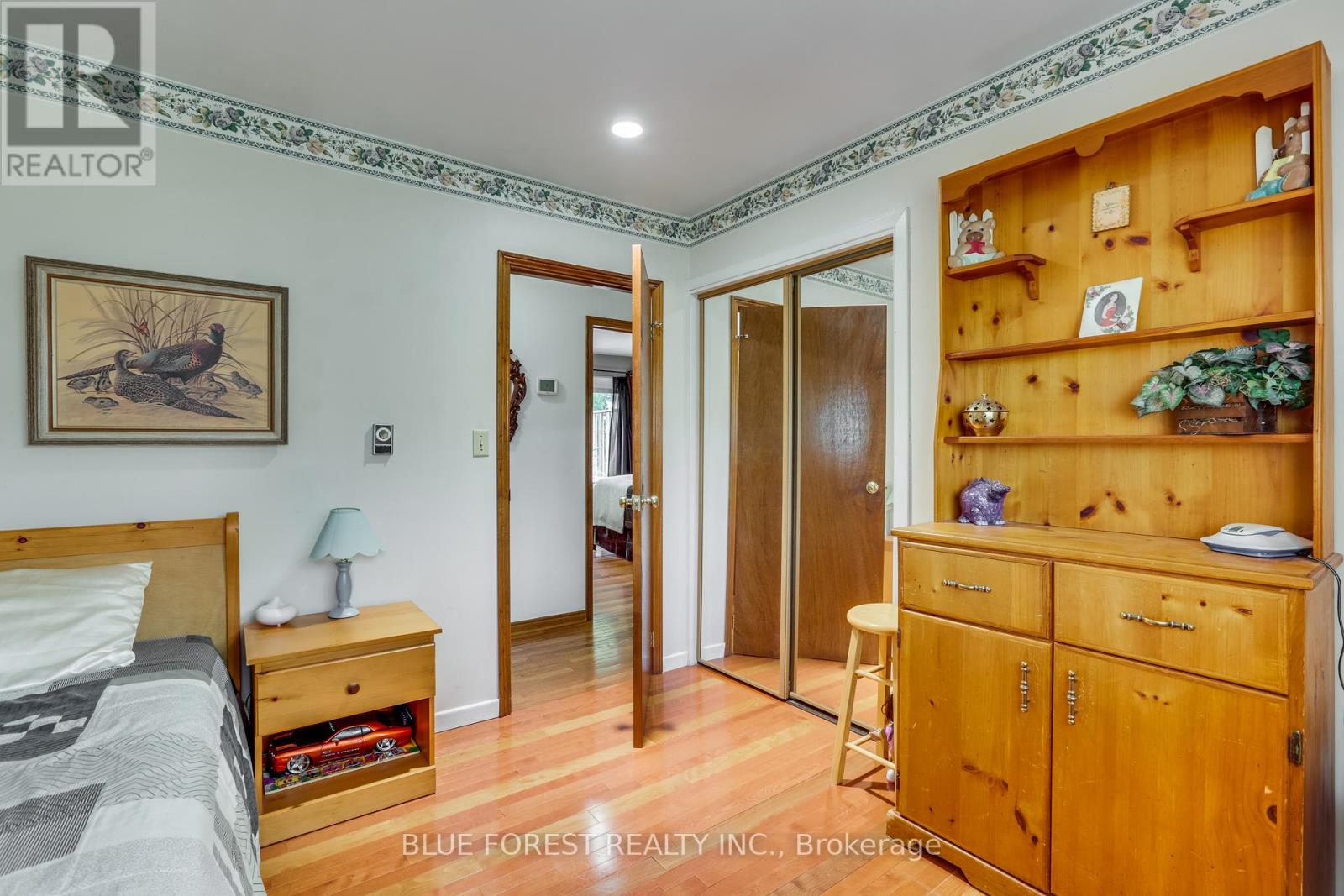 Photo 13 of 186 Crampton Drive, Thames Centre ON