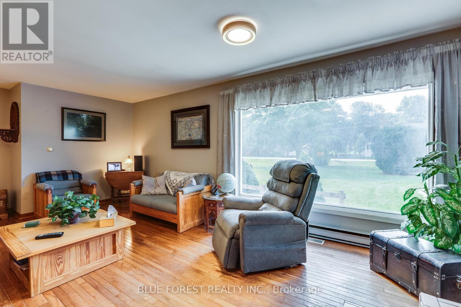 Photo 5 of 186 Crampton Drive, Thames Centre ON