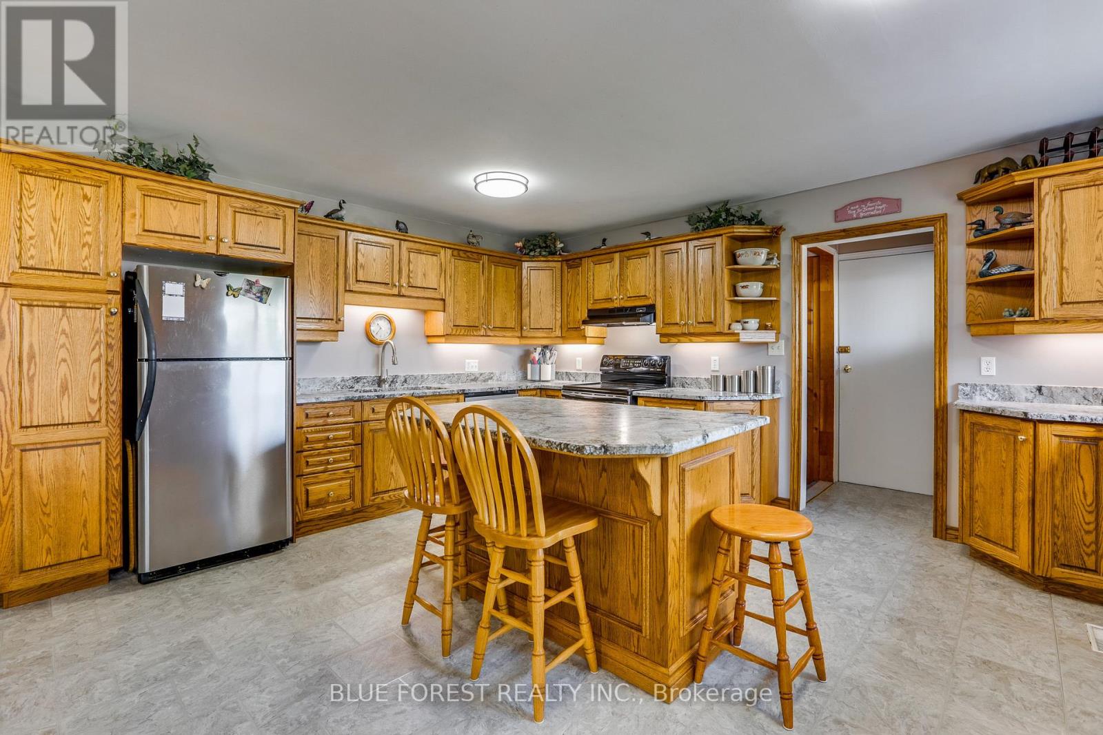 Photo 9 of 186 Crampton Drive, Thames Centre ON