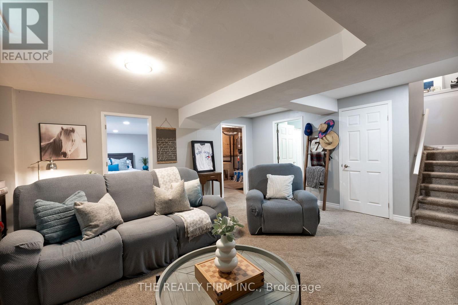 Photo 4 of 6 Oakdale Place, Ingersoll ON