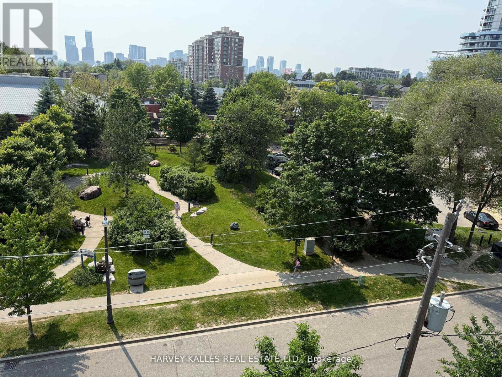 Photo 11 of 509 7 Kenaston Gardens, Toronto ON
