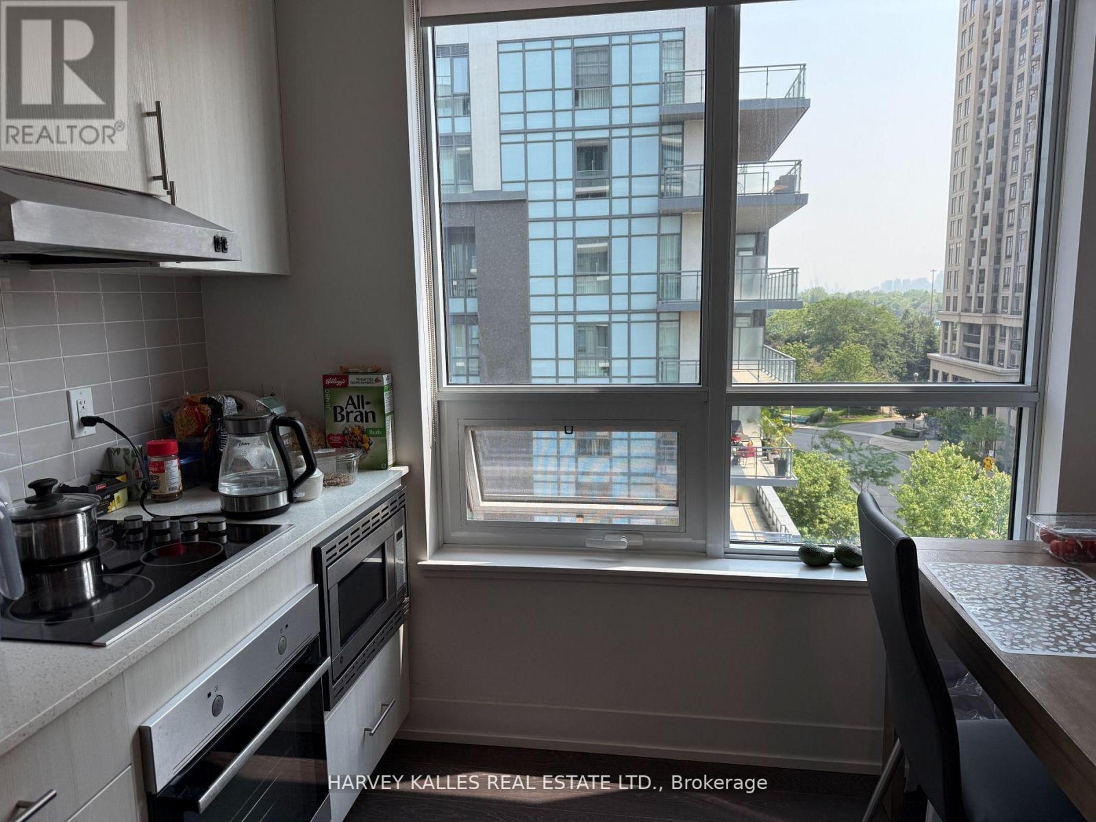 Photo 3 of 509 7 Kenaston Gardens, Toronto ON