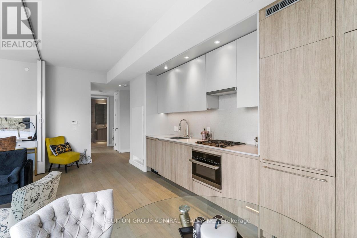 Photo 3 of 2104 81 Wellesley Street E, Toronto ON