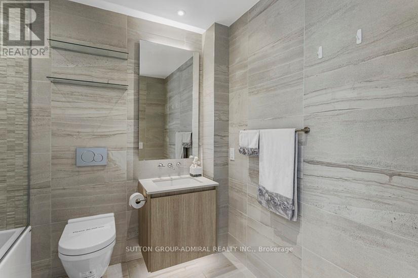 Photo 4 of 2104 81 Wellesley Street E, Toronto ON
